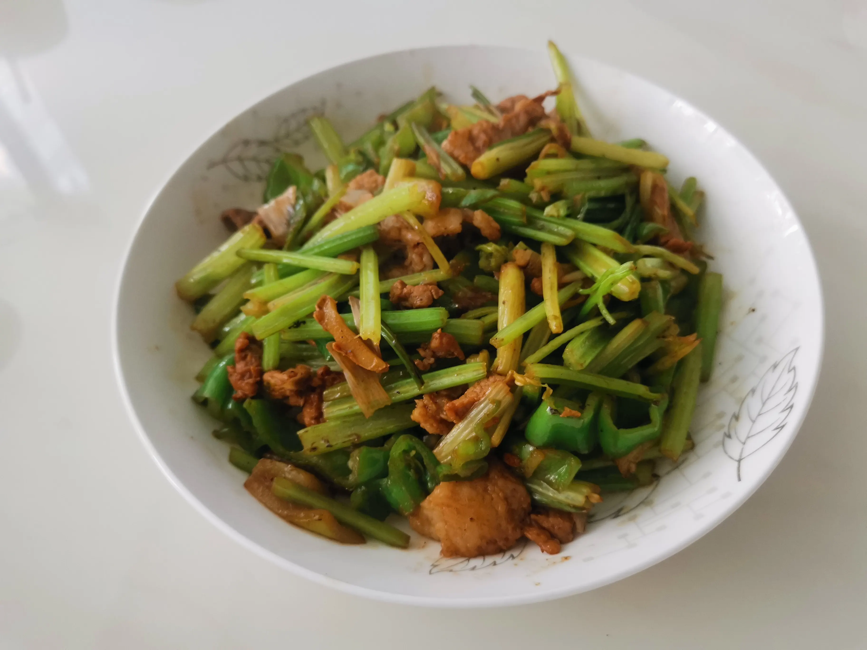 芹菜炒肉